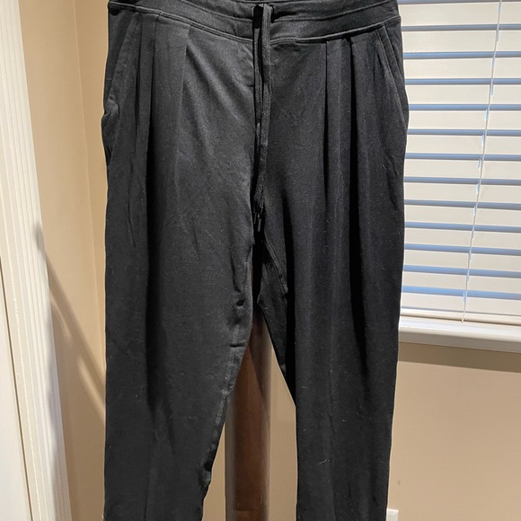 Women’s joggers - Picture 1 of 6